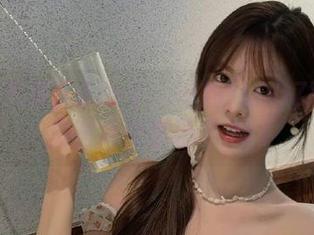 洗练与气质：Zia (지아)的[LOOZY]女职员图集分享精华.txt